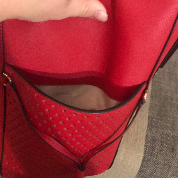 Red❤️ Michael Kors voyager bag - Picture 3 of 6